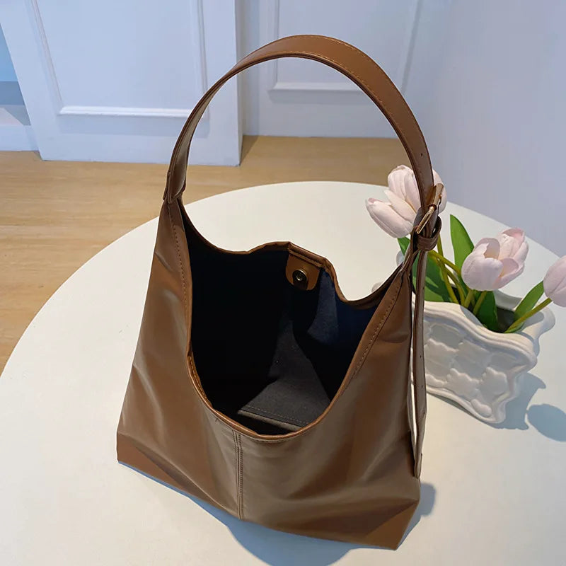 Naely - Bolso Tote Grande de Mujer suave minimalista - CARMEN VELVET