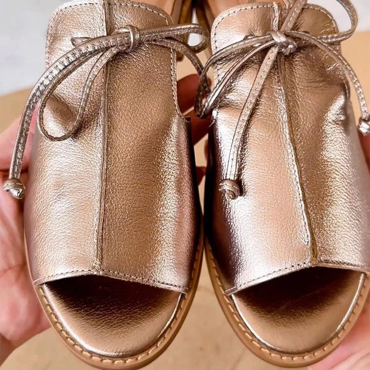 Aina - Sandalias de tiras ajustables