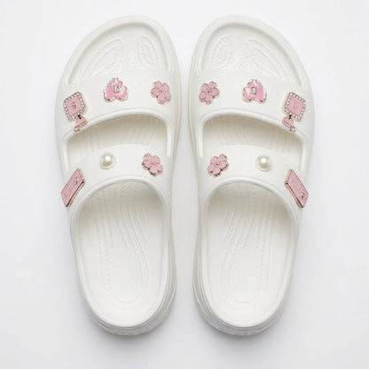 Lorena - Sandalias de Plataforma con Pines Decorativos