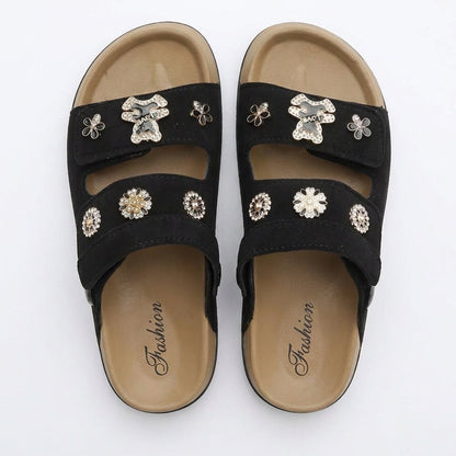 Clara - Sandalias con Plataforma y Pines Decorativos