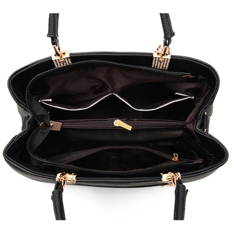 EUTERPE - Bolso espacioso con bandolera en cuero granulado - CARMEN VELVET