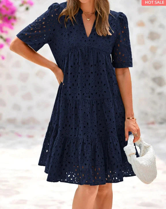 Ariadna - Vestido veraniego elegante con detalle de volantes de encaje