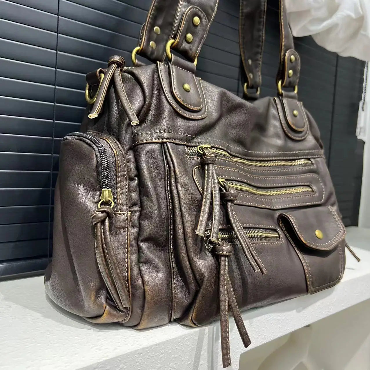 LILIA - Bolso en cuero Vintage multibolsillos - CARMEN VELVET
