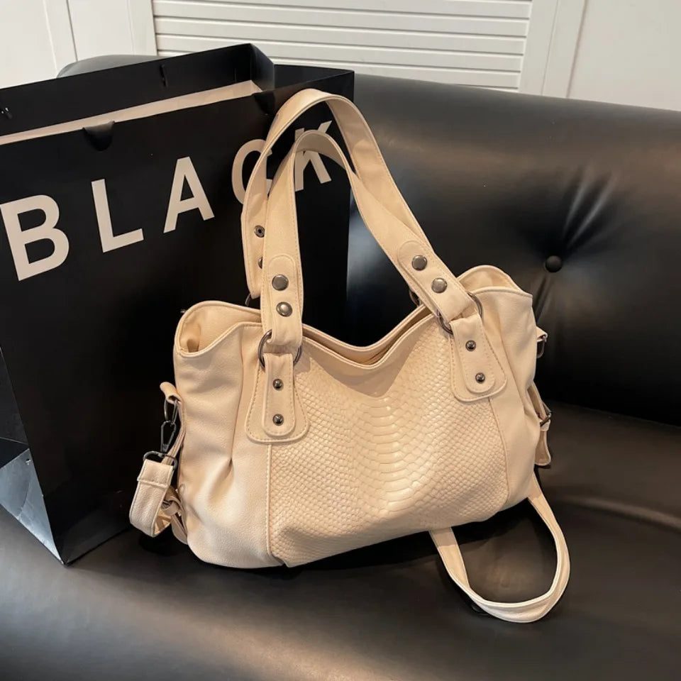 RUBI - Bolso para el Día a Día de lujo en cuero texturizado - CARMEN VELVET