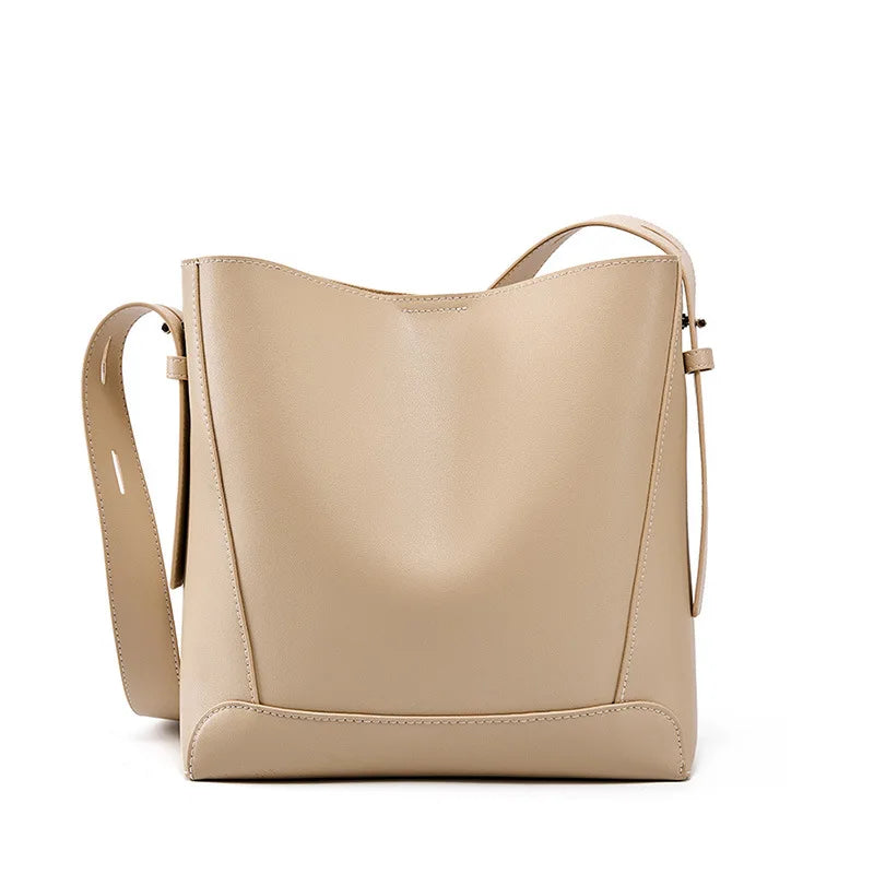 MICA - Bolso para el Día a Día de lujo en cuero liso con bandolera - Beige - CARMEN VELVET