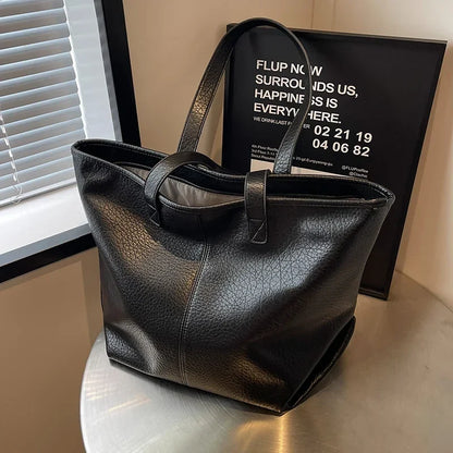 NALA - Bolso Tote Grande de tendencia en cuero - CARMEN VELVET