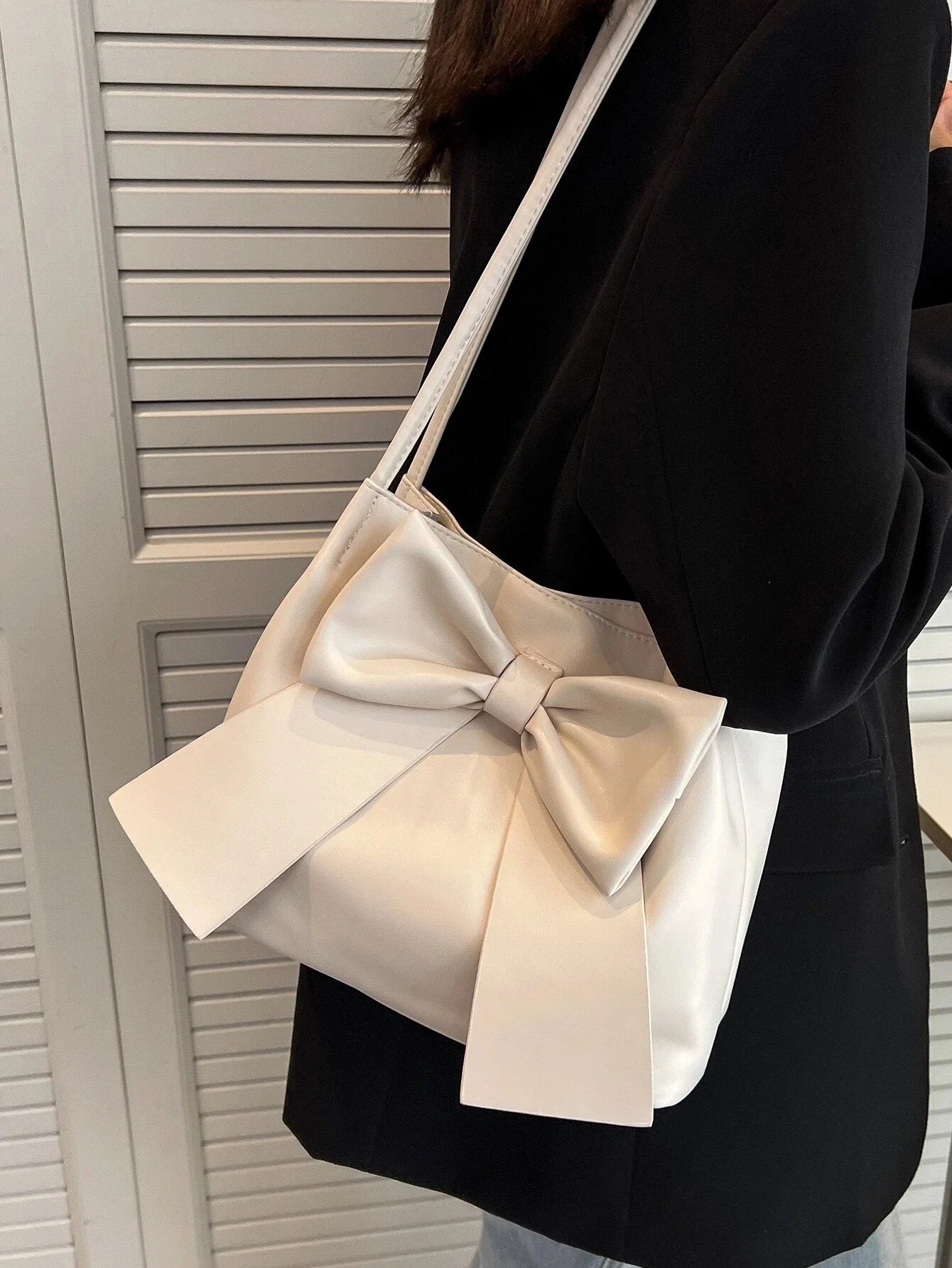 LIAM - Bolso para el Día a Día ligero con lazo - CARMEN VELVET