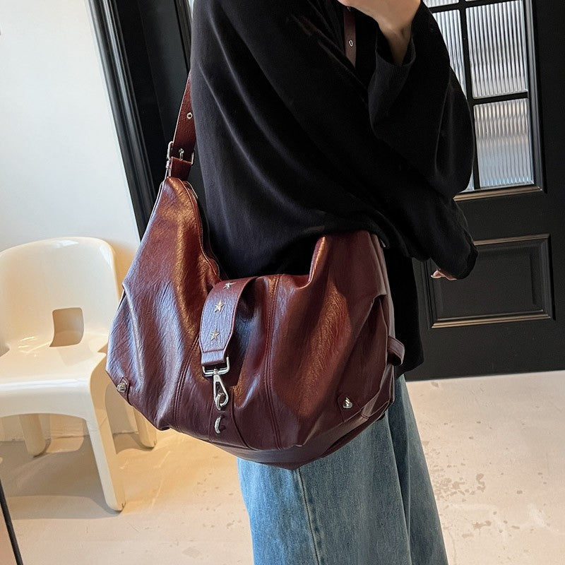 VANDEN - Bolso tipo messenger para el día a día en cuero - CARMEN VELVET