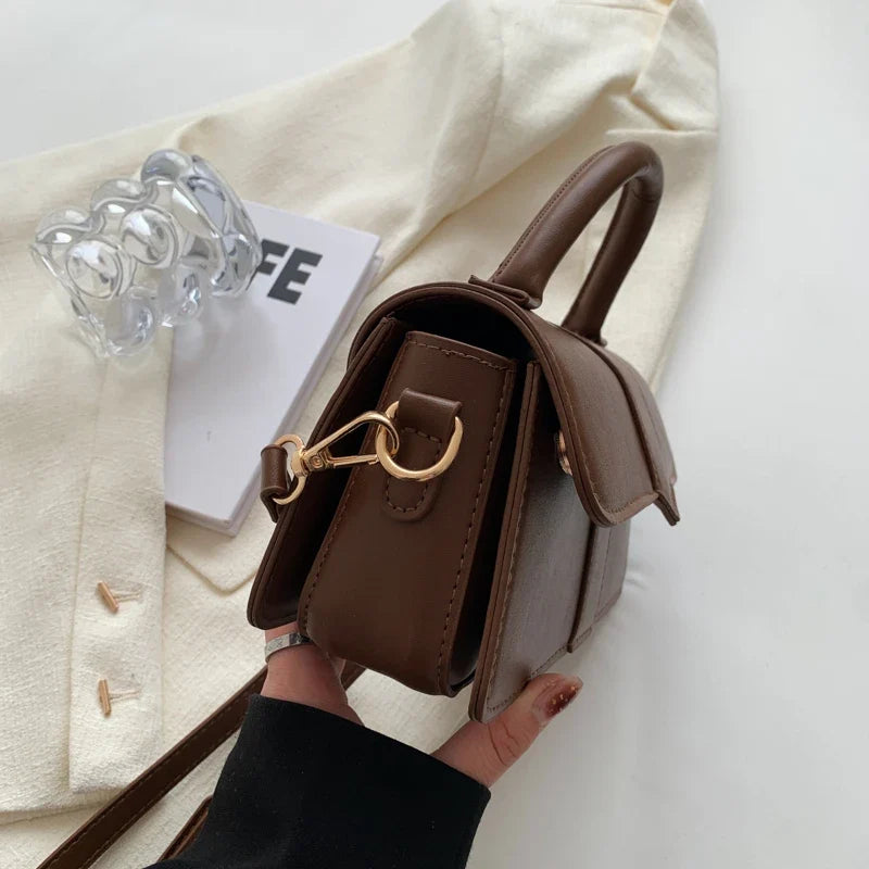 AMA - Bolso Pequeño en cuero liso - CARMEN VELVET