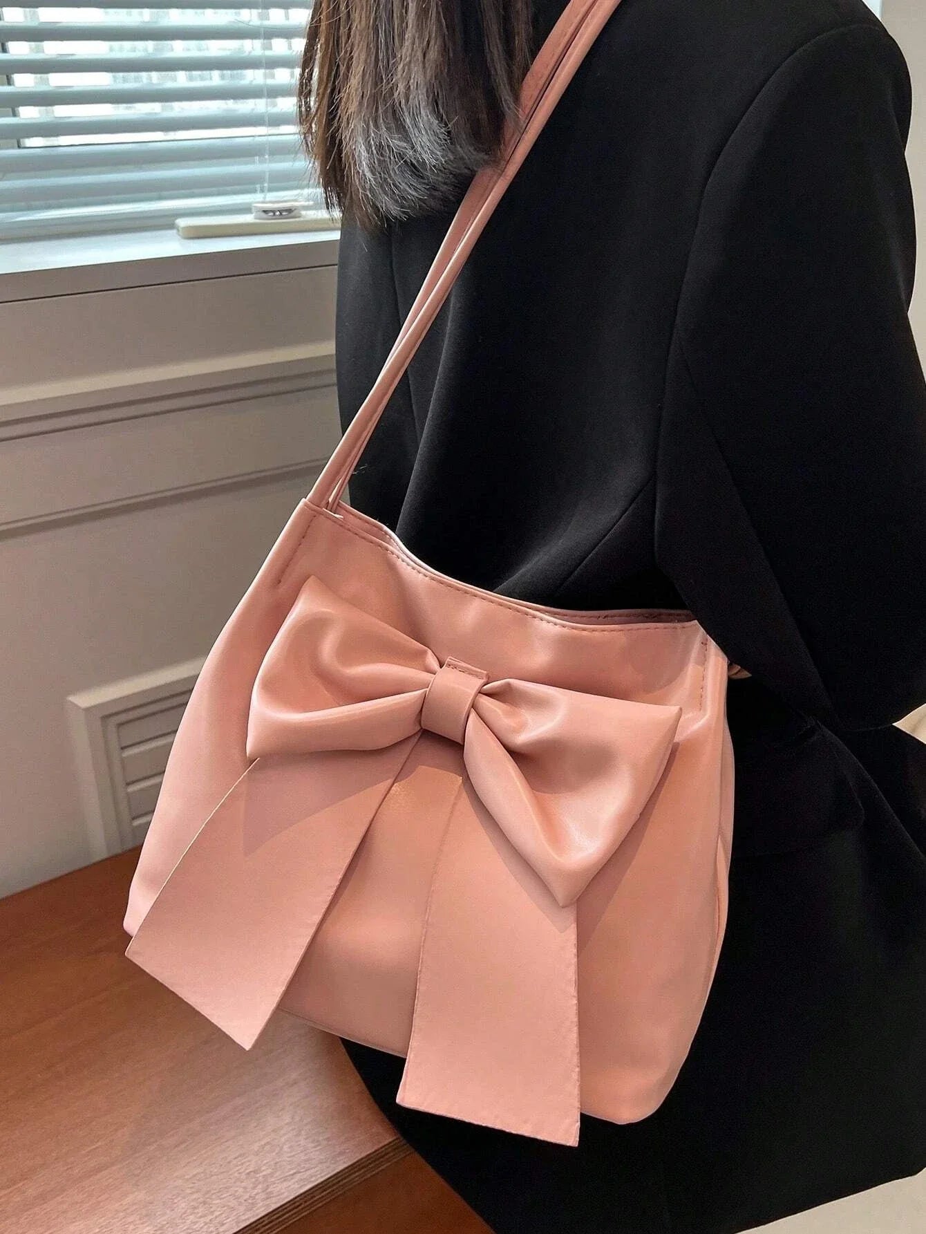 LIAM - Bolso para el Día a Día ligero con lazo - CARMEN VELVET