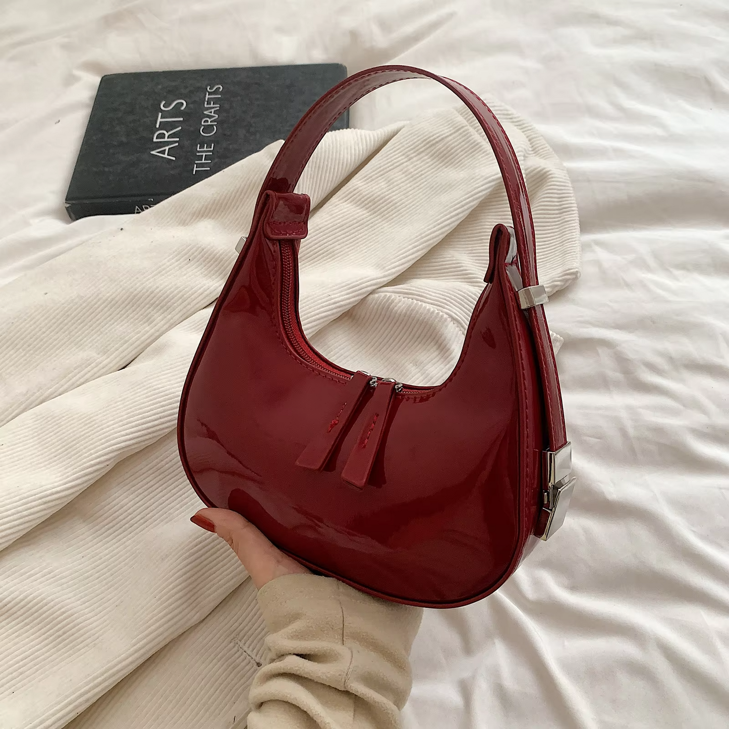 Luna - Bolso charol media luna Vintage - CARMEN VELVET