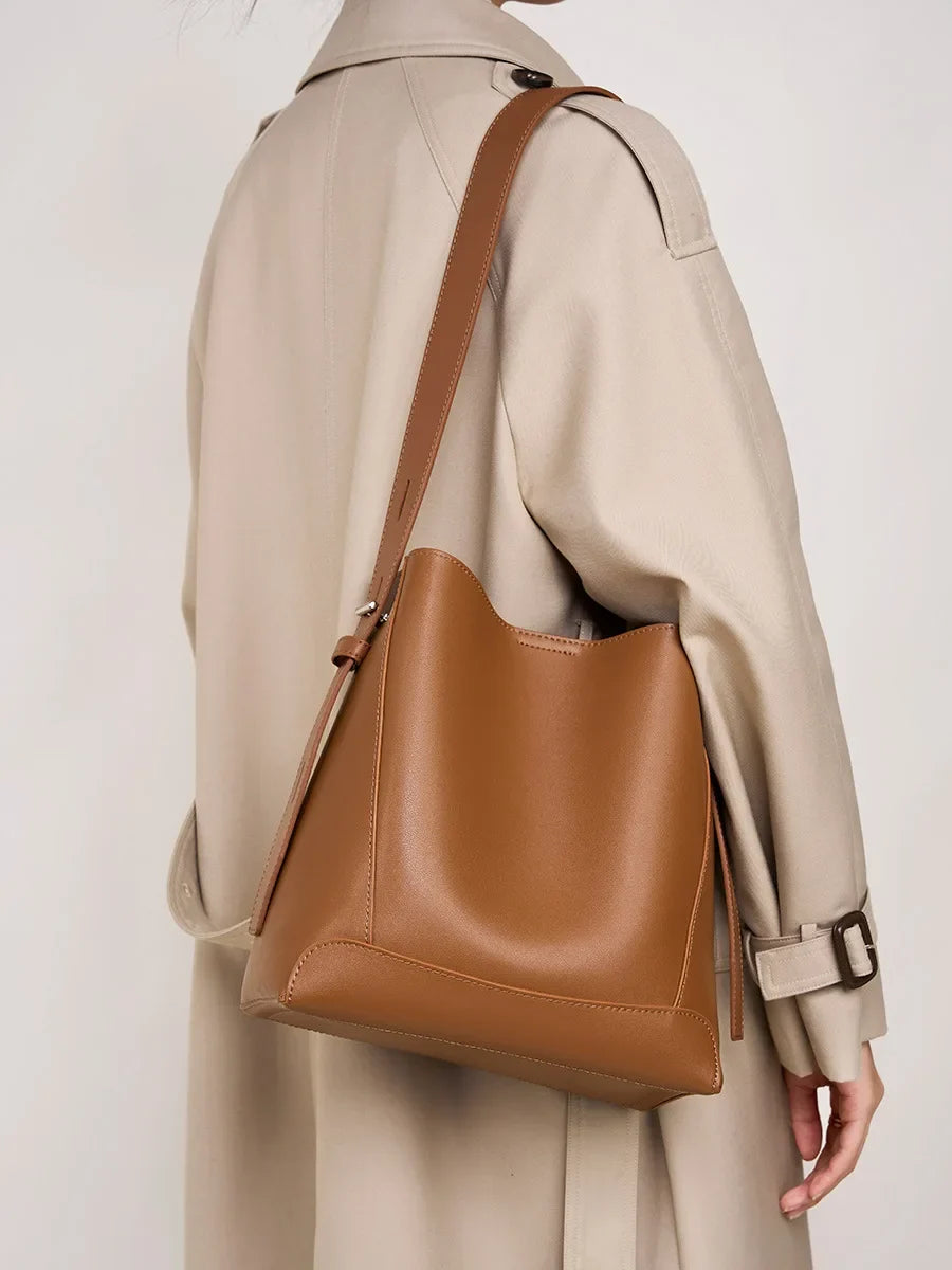 MICA - Bolso para el Día a Día de lujo en cuero liso con bandolera - CARMEN VELVET