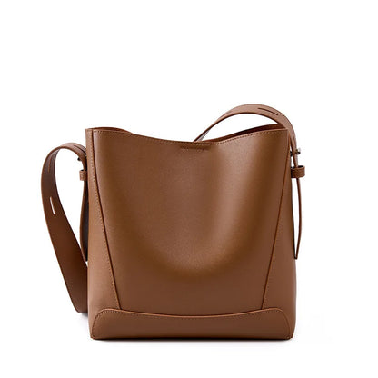 MICA - Bolso para el Día a Día de lujo en cuero liso con bandolera - Marrón Oscuro - CARMEN VELVET