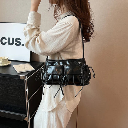 REIS - Bolso en charol elegante con bandolera - CARMEN VELVET