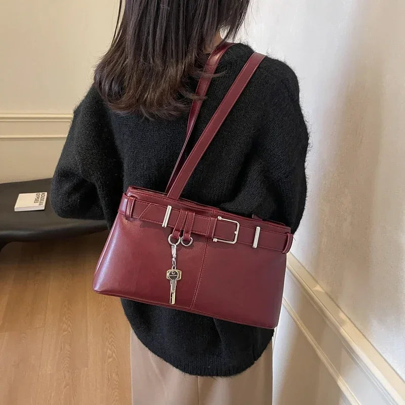 EMILIA - Bolso en cuero elegante con bandolera - CARMEN VELVET
