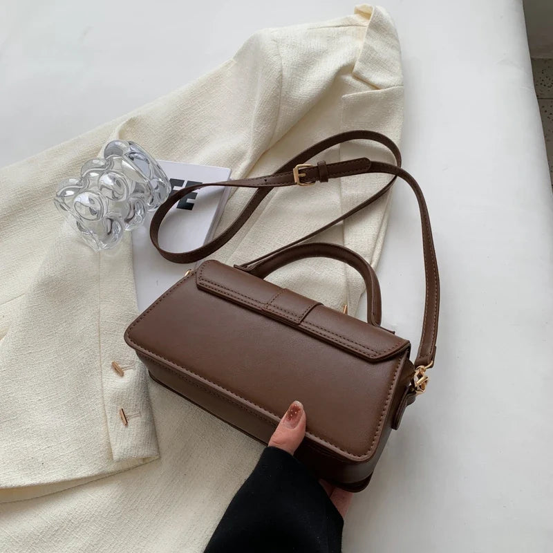 AMA - Bolso Pequeño en cuero liso - CARMEN VELVET
