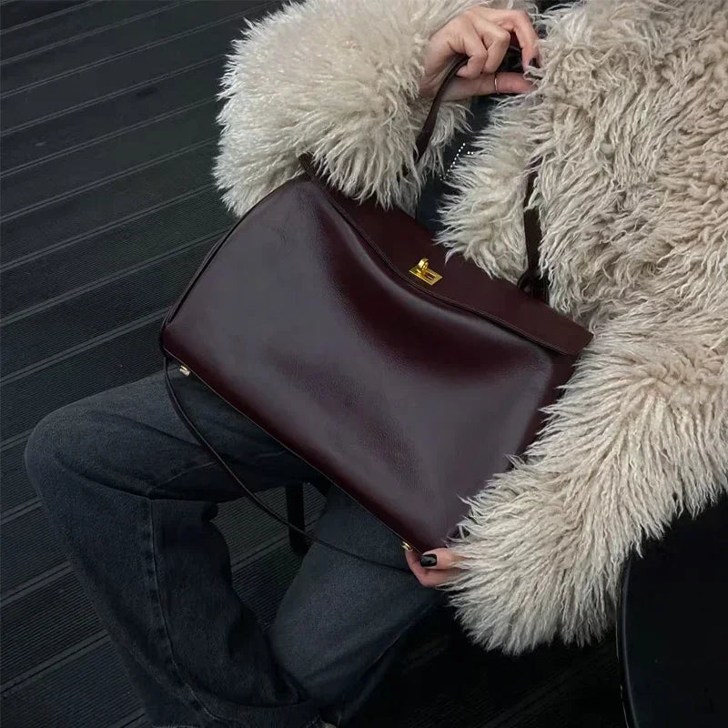 KELLY - Bolso en cuero liso refinado - CARMEN VELVET