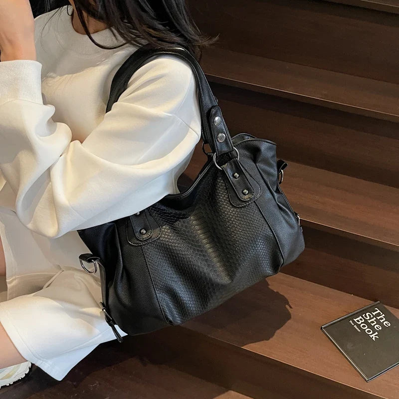 RUBI - Bolso para el Día a Día de lujo en cuero texturizado - CARMEN VELVET