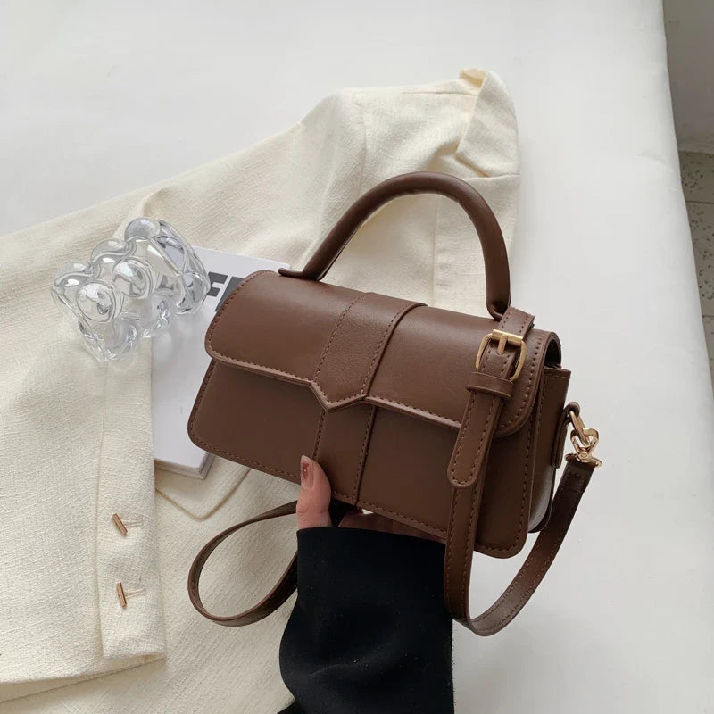 AMA - Bolso Pequeño en cuero liso - CARMEN VELVET