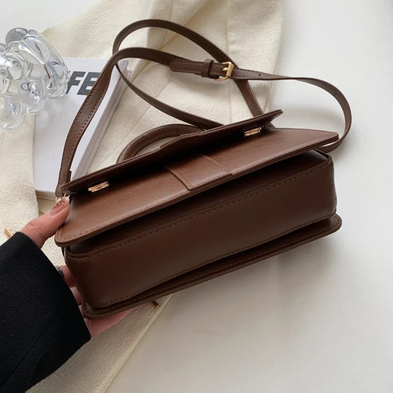 AMA - Bolso Pequeño en cuero liso - CARMEN VELVET
