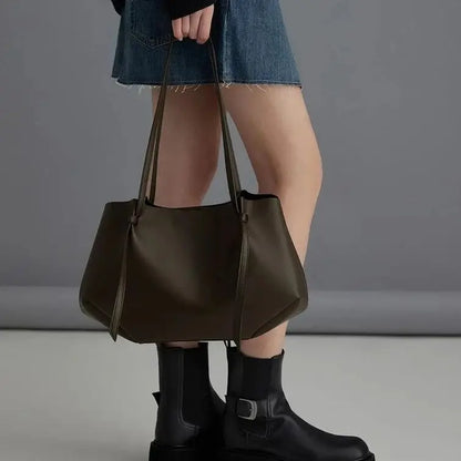 ANAE - Bolso en cuero liso elegante - CARMEN VELVET