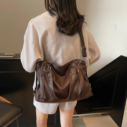 RUBI - Bolso para el Día a Día de lujo en cuero texturizado - CARMEN VELVET
