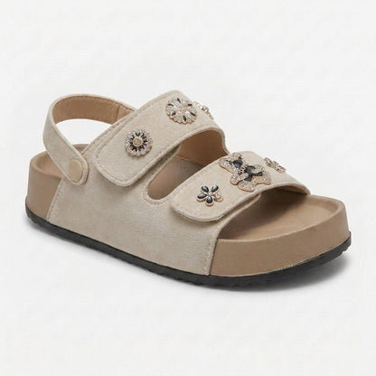 Clara - Sandalias con Plataforma y Pines Decorativos