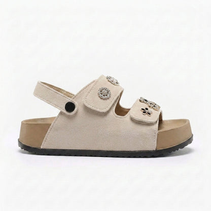 Clara - Sandalias con Plataforma y Pines Decorativos