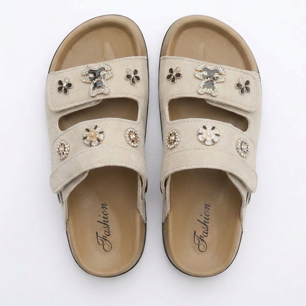Clara - Sandalias con Plataforma y Pines Decorativos
