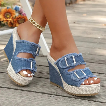 Lorena - Sandalias de cuña con hebillas y diseño denim