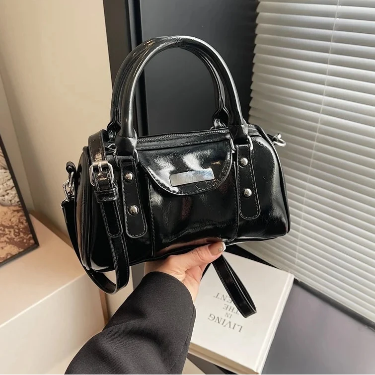SANDY - Bolso en charol elegante - CARMEN VELVET