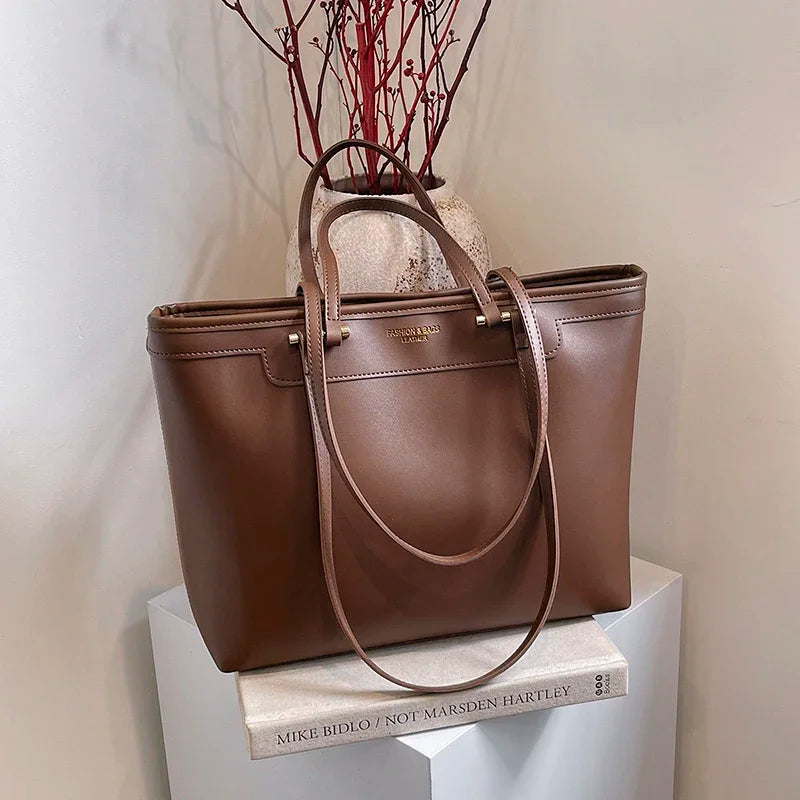 VIVI - Bolso Grande para el Día a Día en cuero vegano - CARMEN VELVET