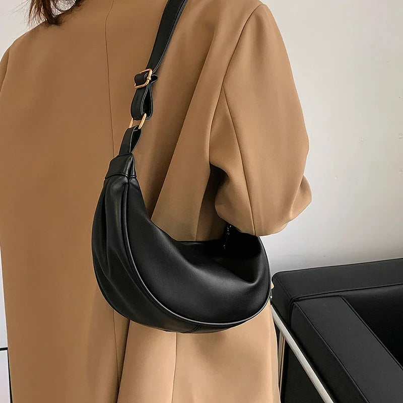 JENNY - Bolso Bandolera media luna de lujo en cuero liso - CARMEN VELVET