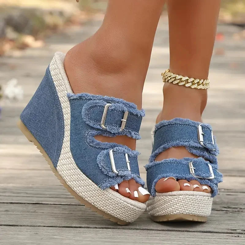 Lorena - Sandalias de cuña con hebillas y diseño denim
