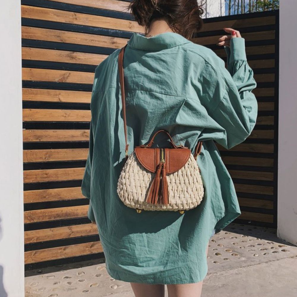 Dalia - Bolso de paja con solapa y borla | CARMEN VELVET