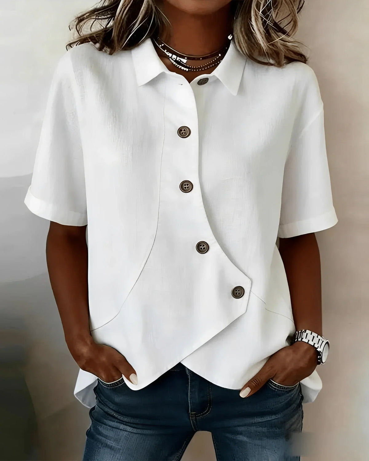 Nadia - Blusa de botones asimétrica