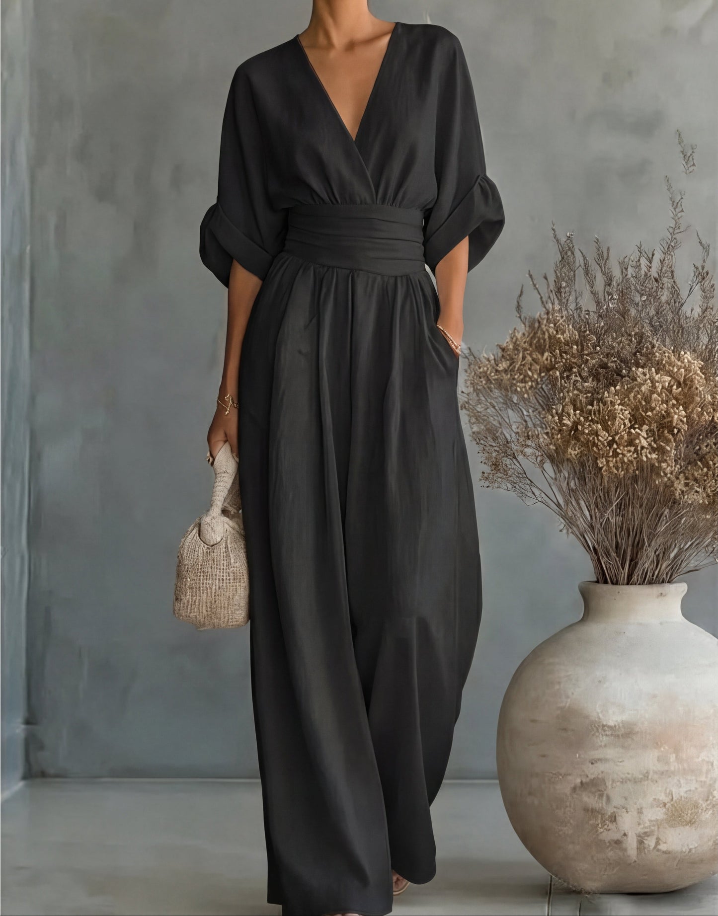 Nerea - Mono elegante de escote de pico y pernera amplia