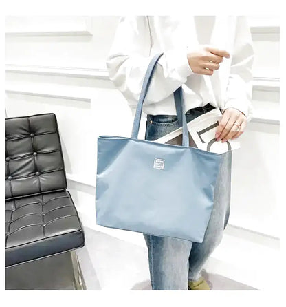 ELECTRE - Bolso Tote Grande impermeable en nailon - CARMEN VELVET