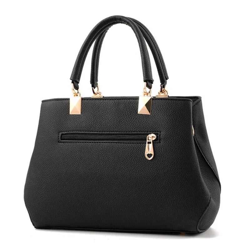 EUTERPE - Bolso espacioso con bandolera en cuero granulado - CARMEN VELVET