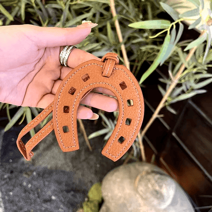 Ona - Colgante para bolso con herradura | CARMEN VELVET