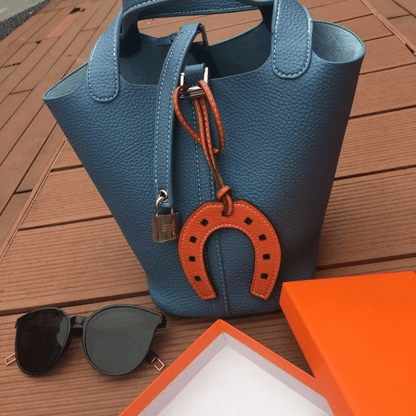 Ona - Colgante para bolso con herradura | CARMEN VELVET