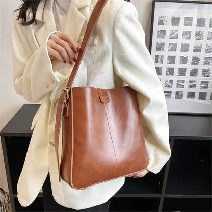 GIULIA - Bolso Tote en cuero estructurado - CARMEN VELVET