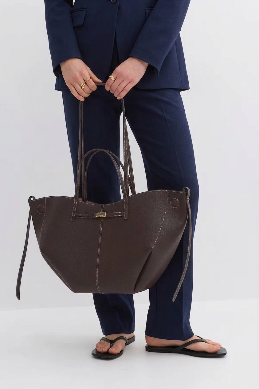 Liora - Bolso Tote Grande de Mujer elegante en cuero granulado - CARMEN VELVET
