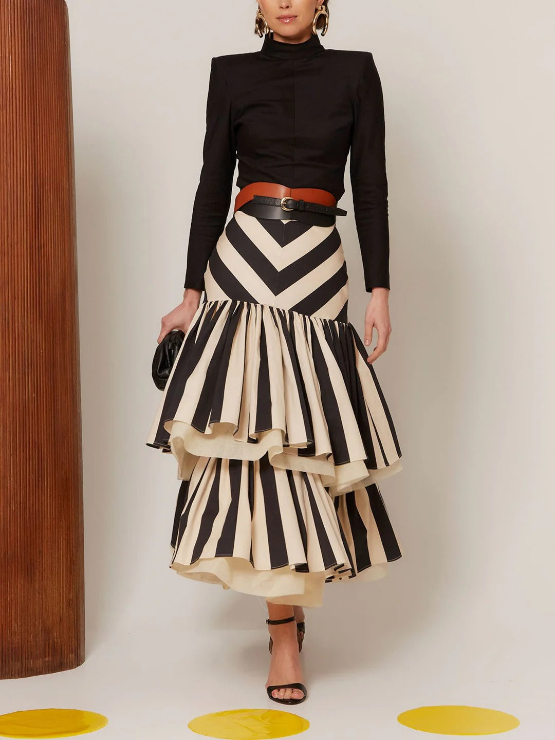 Alma - Falda Midi con detalle de volantes en Capas y Rayas Chevron