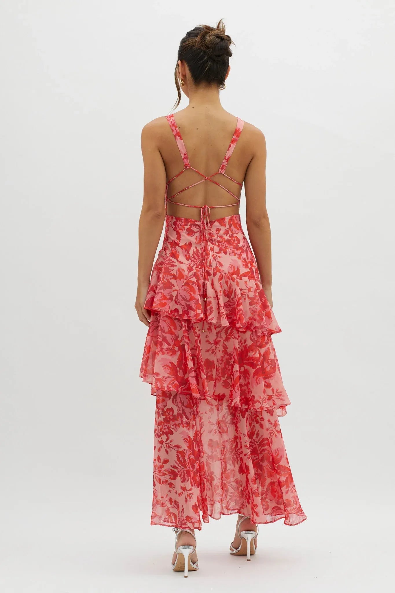 Oriana - Vestido largo floral con detalle de volantes