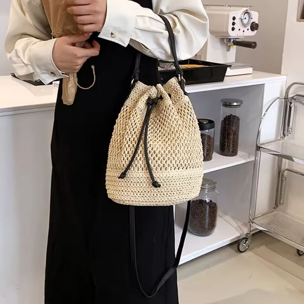 Amira - Bolso saco de paja con cordón | CARMEN VELVET