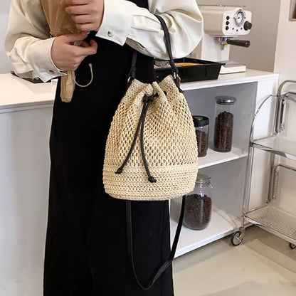 Amira - Sac seau en paille avec cordon — image 2