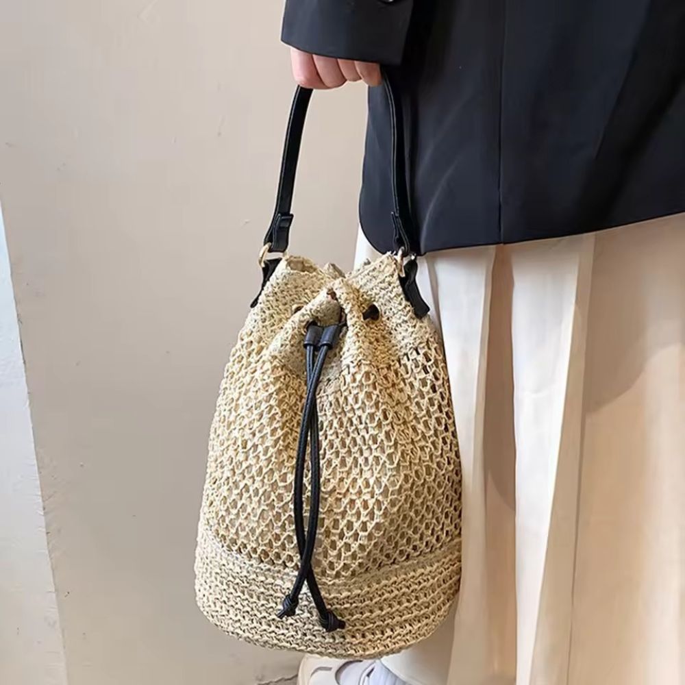 Amira - Sac seau en paille avec cordon — image 3