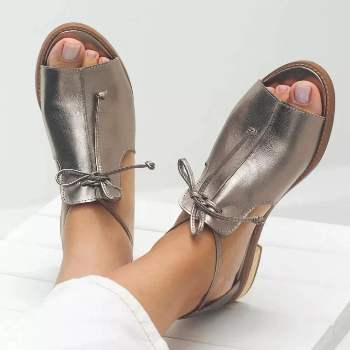 Aina - Sandalias de tiras ajustables