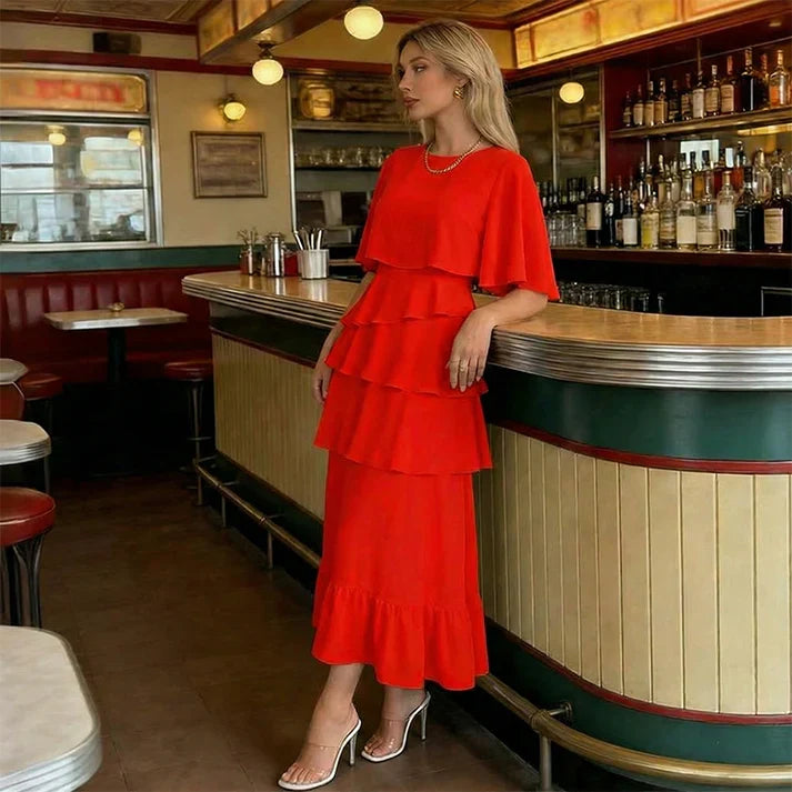 Amelia - Elegante vestido con mangas con detalle de volantes en capas